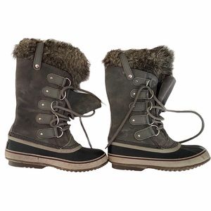 Sorel boots size 8